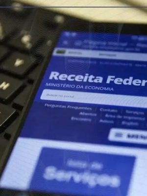 Cerca de 6,3 milhões de contribuintes que entregaram a Declaração do Imposto de Renda Pessoa Física de 2025 nas primeiras semanas do prazo acertarão as contas com o Leão. Nesta sexta-feira (30), a Receita Federal libera o primeiro dos cinco lotes de restituição deste ano, o maior da história em número de contribuintes e em valor. O lote também contempla restituições residuais de anos anteriores.Ao todo, 6.257.108 contribuintes receberão R$ 11 bilhões. Todo o valor, informou o Fisco, irá para contribuintes com prioridade no reembolso.