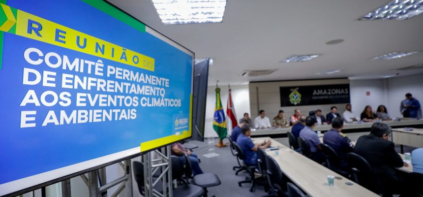 O governador Wilson Lima apresentou, nesta segunda-feira (04), durante reunião do Comitê Permanente de Enfrentamento aos Eventos Climáticos e Ambientais, as ações planejadas pelo Governo do Amazonas para mitigar os efeitos da estiagem, prevista para o segundo semestre de 2025. Na ocasião, também foi divulgado o balanço das ações realizadas durante a cheia dos rios neste ano.