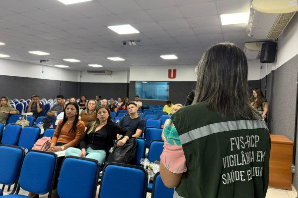 Segue até sexta-feira (19), a capacitação “Gestão em Imunização com Ênfase no Macroplanejamento para Ações de Vacinação de Alta Qualidade no Amazonas”, promovida pela Fundação de Vigilância em Saúde do Amazonas – Dra. Rosemary Costa Pinto (FVS-RCP). Iniciada na segunda-feira (15), o treinamento é voltado a profissionais de Manaus e  20 municípios do estado.